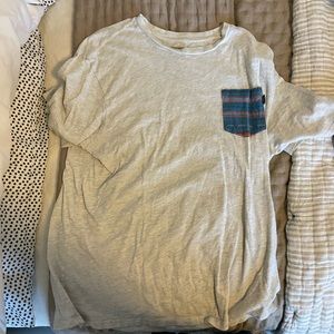 Large vans front pocket tee